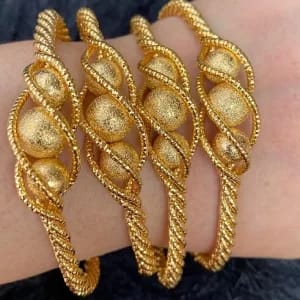 Bangle bracelet